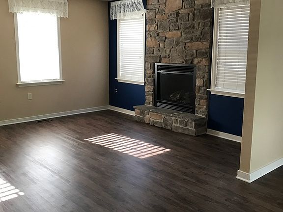 Livingroom with fireplace