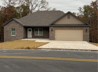 11 Letchworth Dr, Bella Vista, AR 72714
