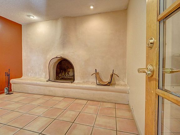 3rd image of 3032 Calle Princesa Juana