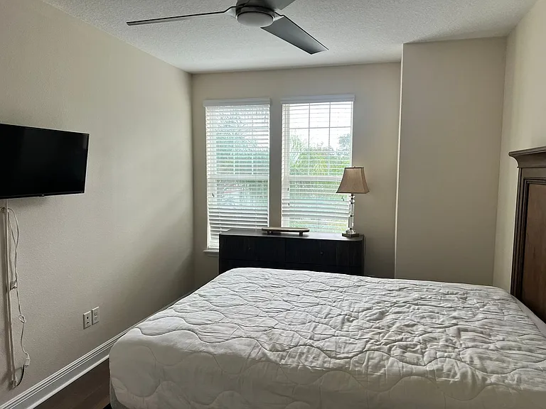 115 N Arrawana Ave #7 — Photo 21