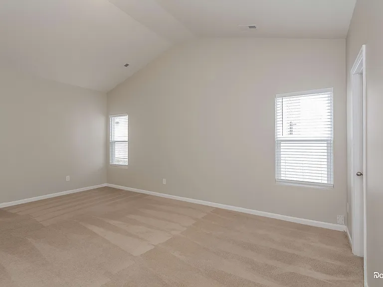 960 Joselynn Dr — Photo 8