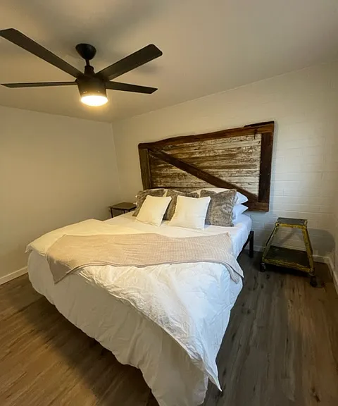 383 E Redondo Ave — Photo 8