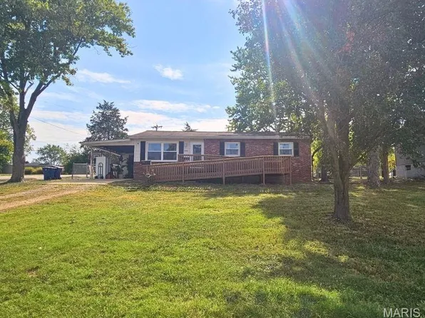 1002 Terrace Dr, Festus, MO 63028