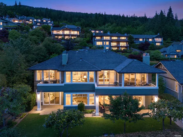 2673 Folkestone Way, West Vancouver, BC V7S 3H8