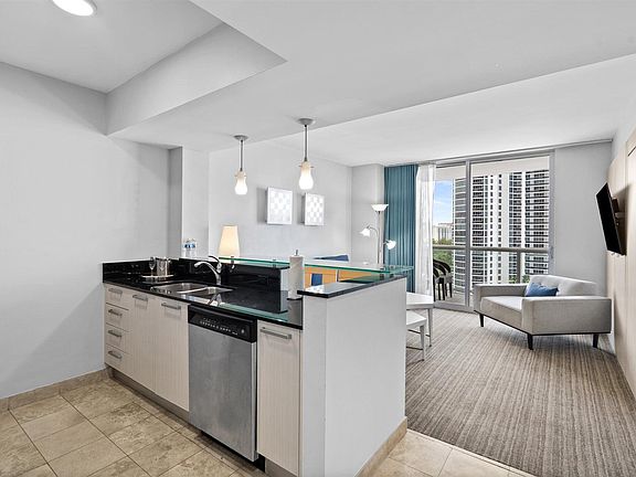 3rd image of 18683 Collins Avenue #1403