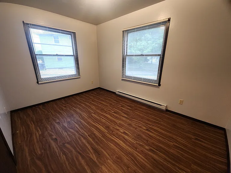 1129 Primrose Ct — Photo 17