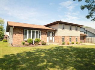 1241 Scarlet Ct, Addison, IL 60101