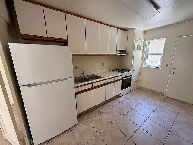 1003 3rd St #5 — Photo 3