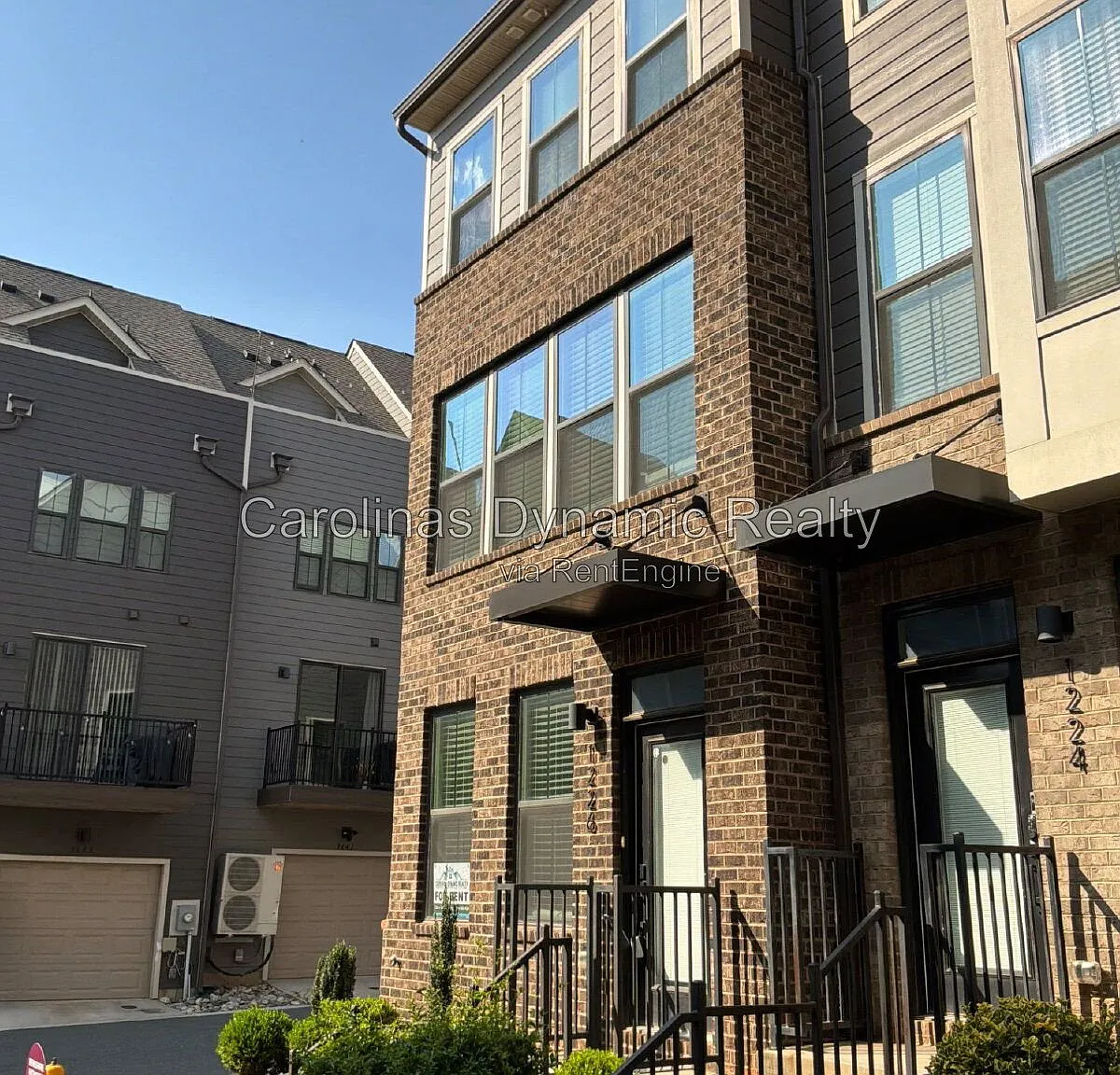 4 bed, 4.5 bath, 1851 sqft, $2,900 — Photo 2