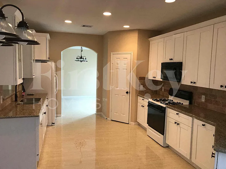 18222 Noble Forest Dr — Photo 7