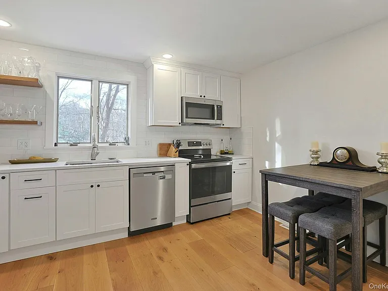 32 School St #A — Photo 7