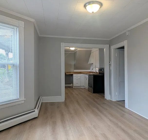 129 College Ave — Photo 3