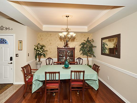 5th image of 7800 Hunsinger Gardens Ln