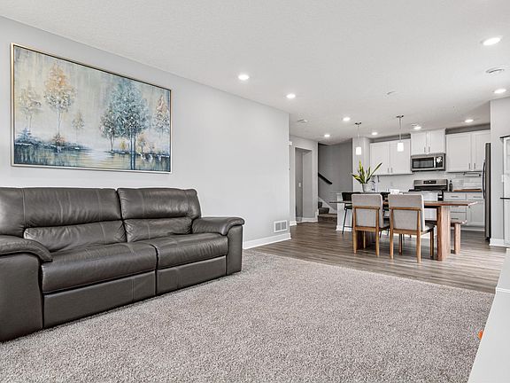 4th image of 7243 Fall Dr