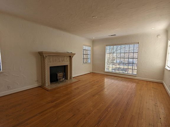 5th image of 7303 Lakewood Blvd