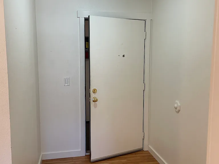 1515 NE 148th St #303 — Photo 13