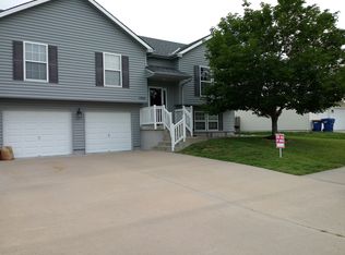 11910 214th St, Peculiar, MO 64078