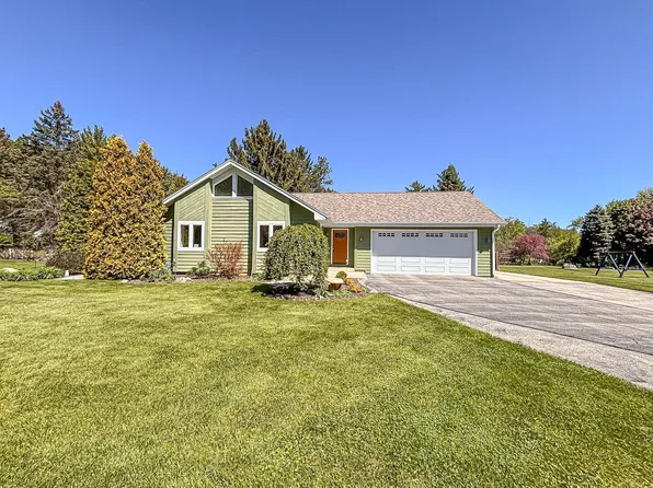 S50W30750 Walnut STREET, Mukwonago, WI 53149
