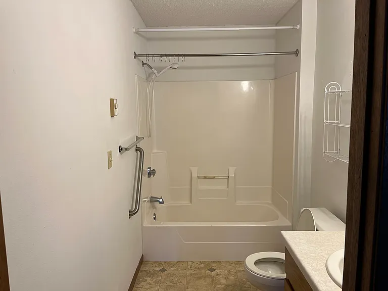 413 S 3rd St #7 — Photo 8