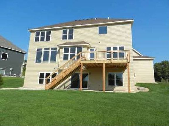 2nd image of 890 Woodland Dr