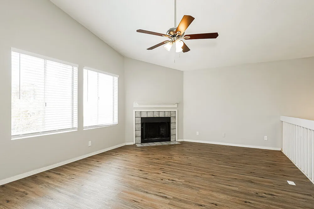 4 bed, 3.0 bath, 2489 sqft, $2,505 — Photo 4
