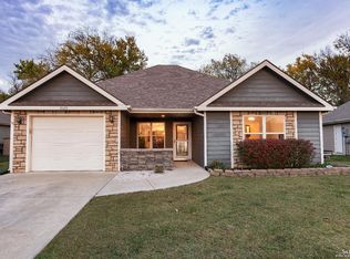 3029 Stone Creek Ct, Salina, KS 67401