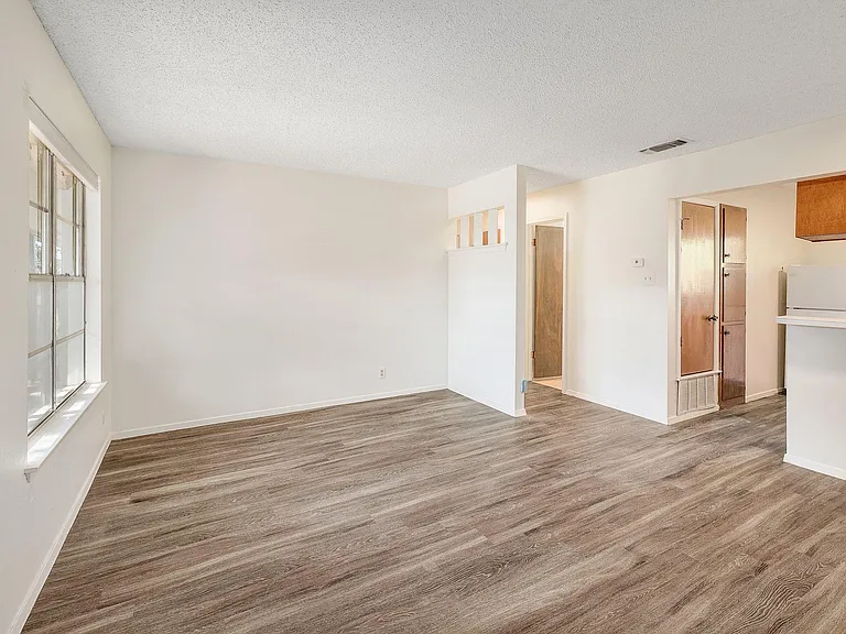 509 Cedar Dr #206 — Photo 4