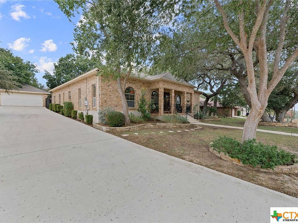 1st image of 423 E Tanglewood Dr