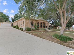 423 E Tanglewood Dr, New Braunfels, TX 78130