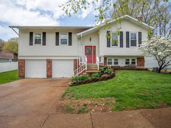 1267 Weatherton Pl, Ballwin, MO 63021