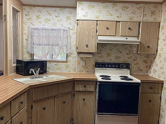 2nd image of 2383 Sandlewood Ln