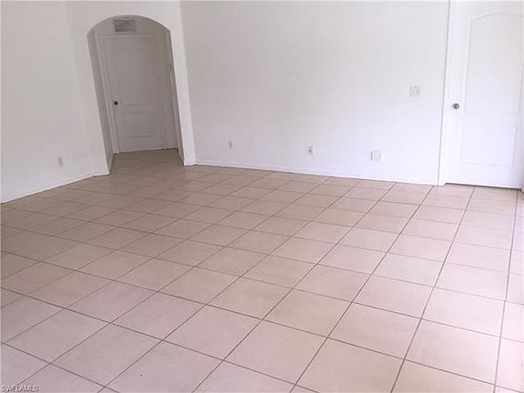 5th image of 407 La Perouse St