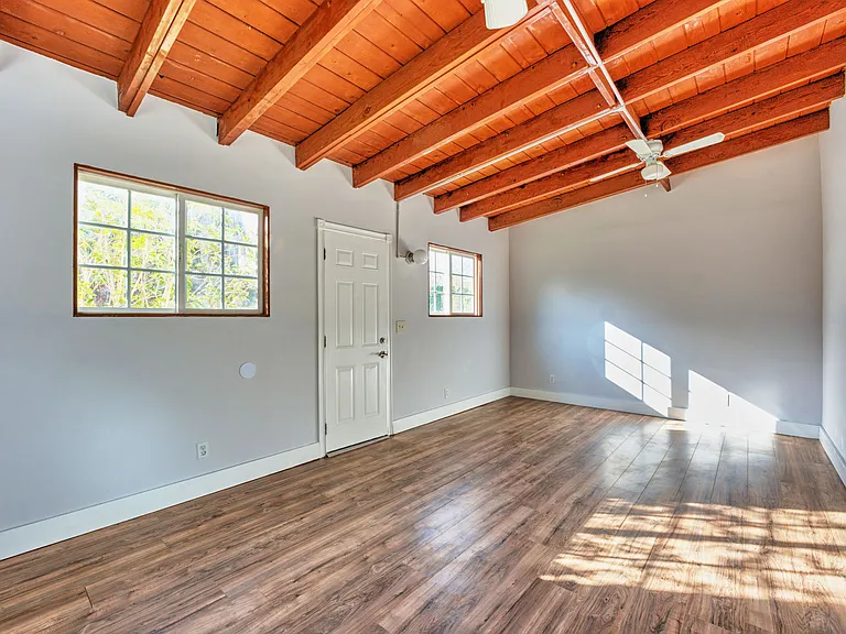 20758 Stephanie Dr — Photo 36