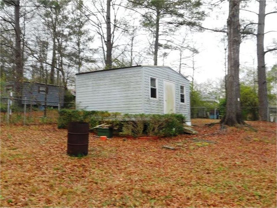 2nd image of 1705 Valley Rd