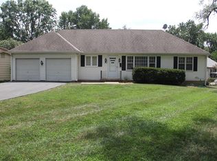 7901 W 92nd Ter, Overland Park, KS 66212