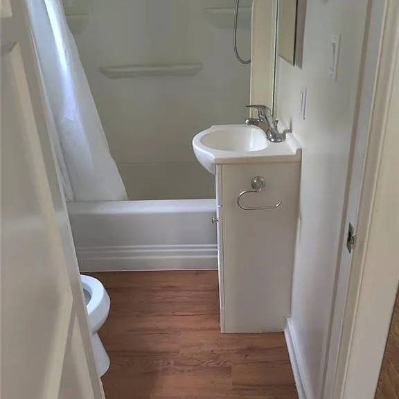 748 S Euclid Ave — Photo 5