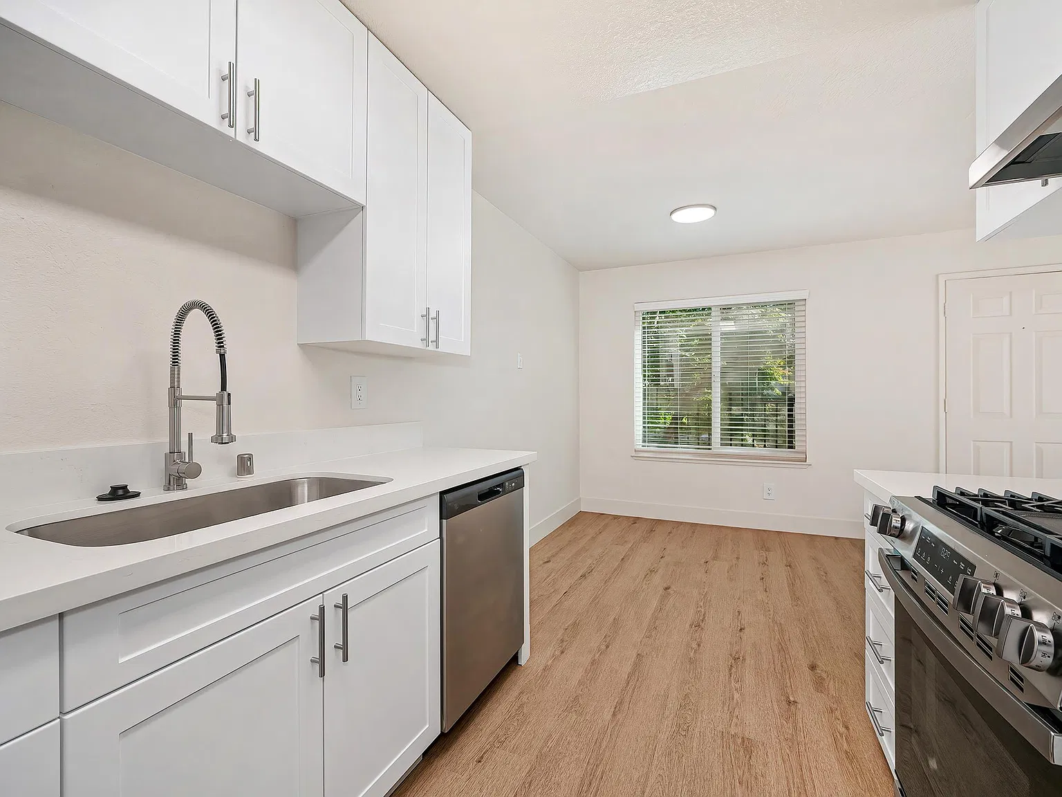 Stonebridge Apartments — Photo 2