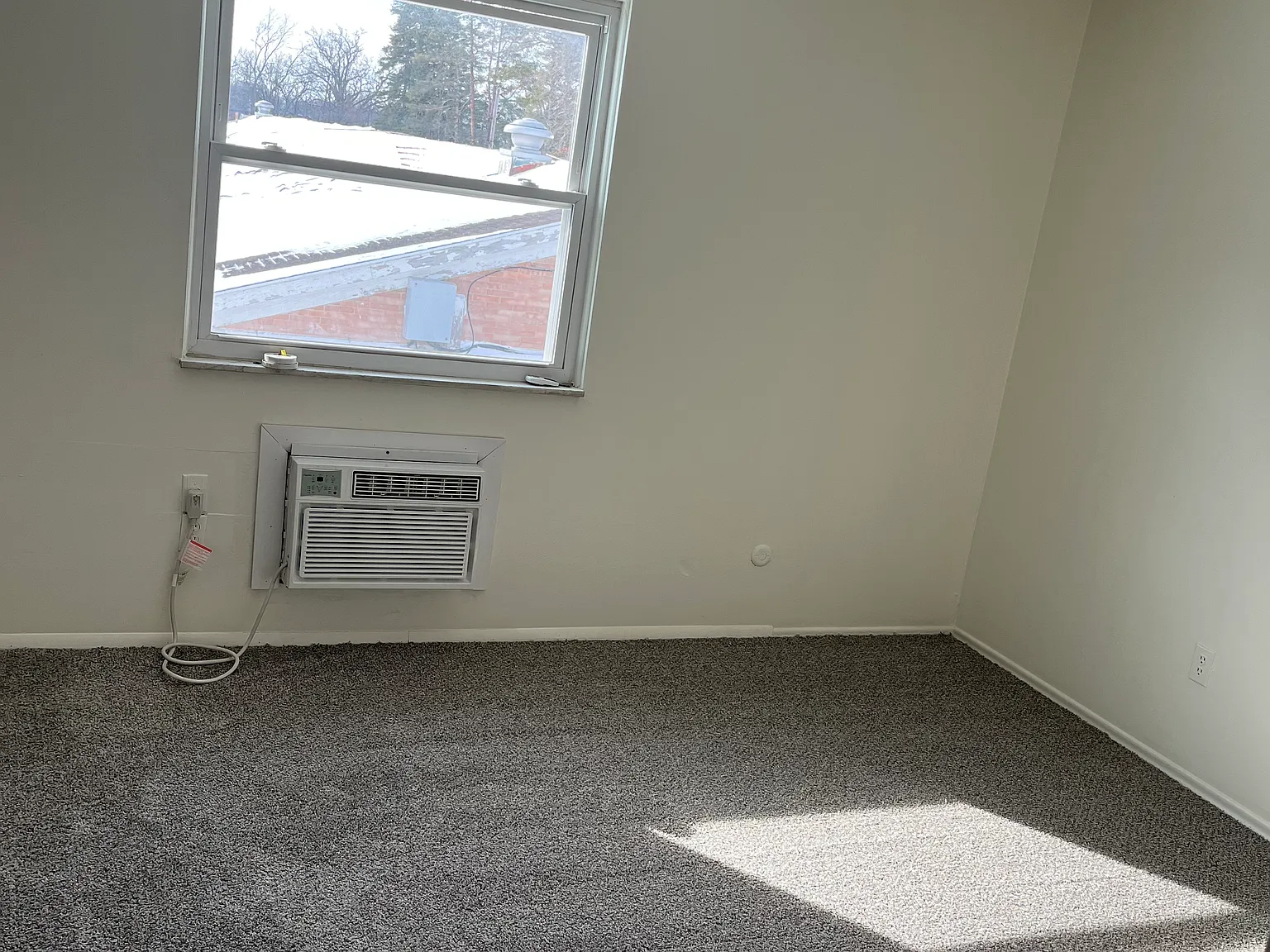 1 bed, $695 — Photo 4