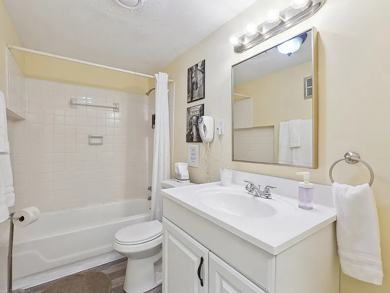 Full Hallway Bathroom (combination tub/shower) -Basement Level