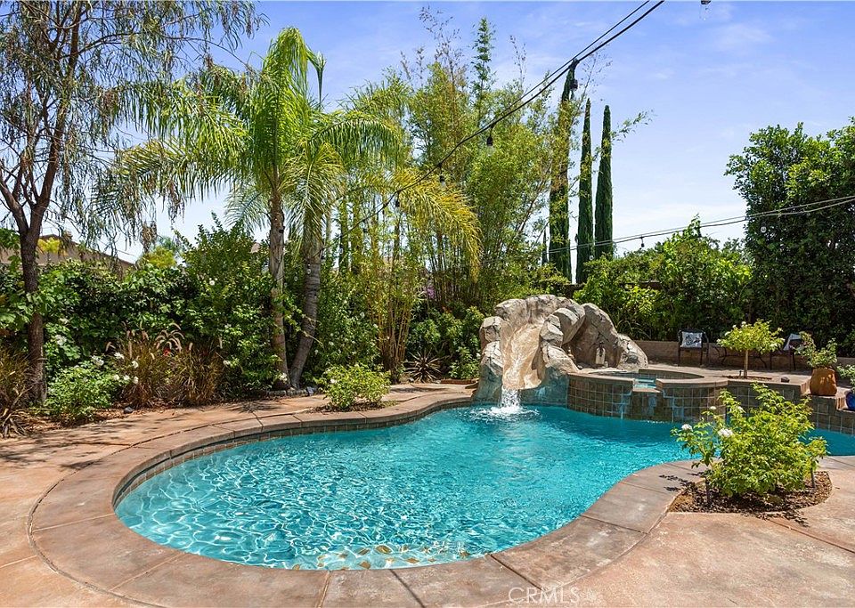 1st image of 33936 Calafia St