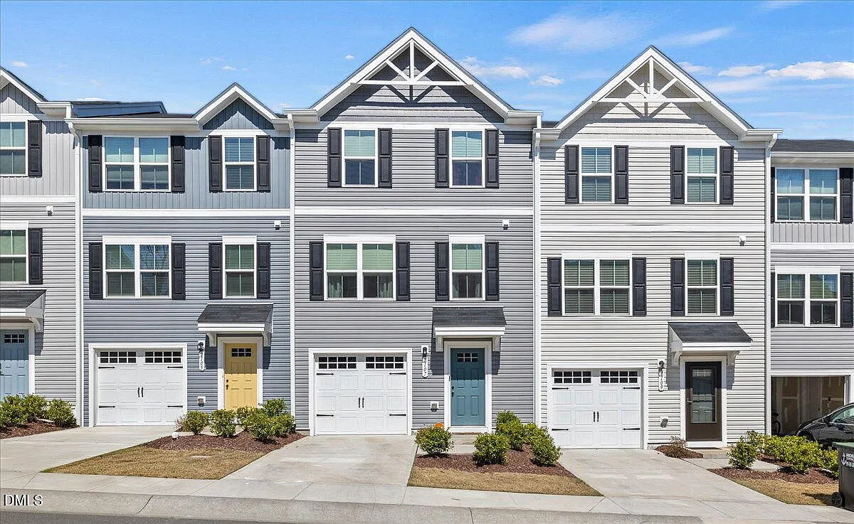 3 bed, 2.5 bath, $1,850 — Photo 1