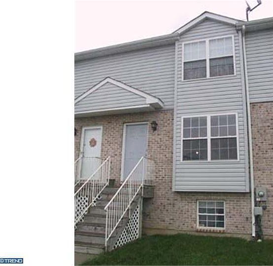 1st image of 272 Vincent Cir