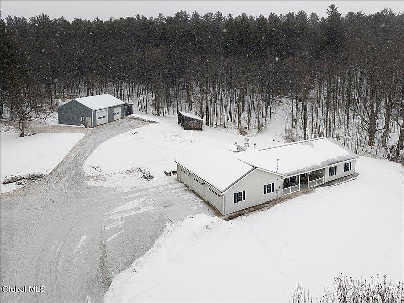 3rd image of 1276 Holcombville Road
