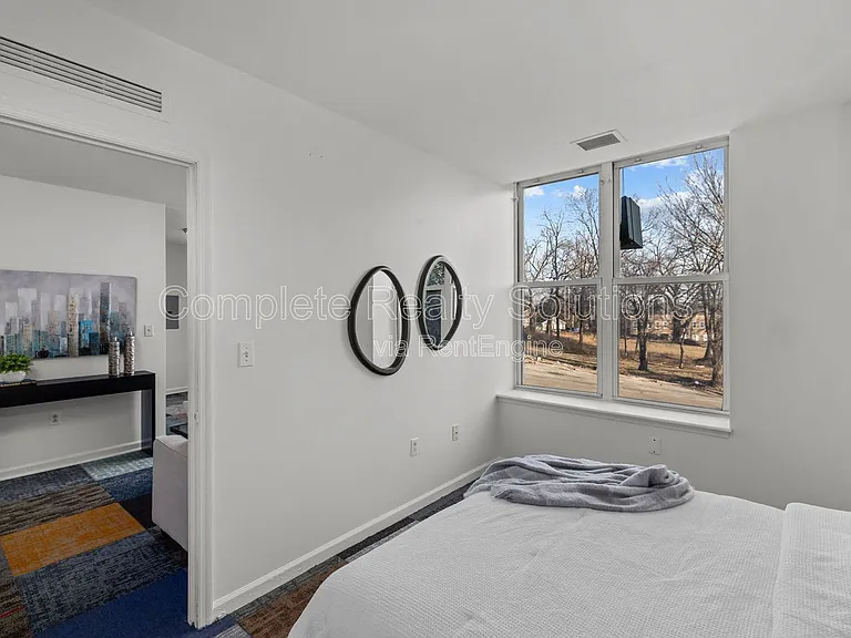 Riverview Apartments — Photo 18