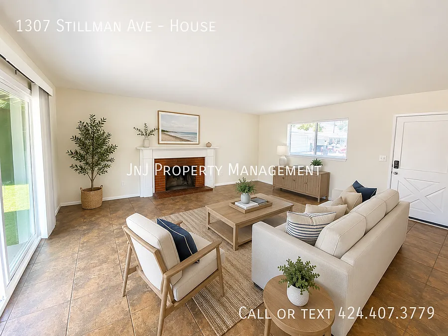 Charming 3 Bedroom Home with Huge Backyard Near the University of Redlands — Photo 2