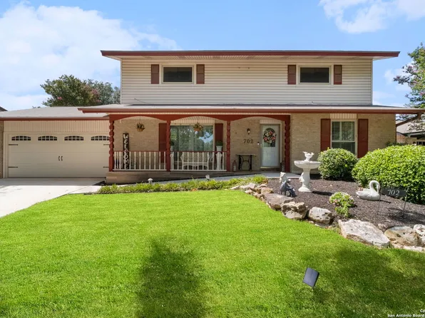 702 BALBOA DR, Universal City, TX 78148