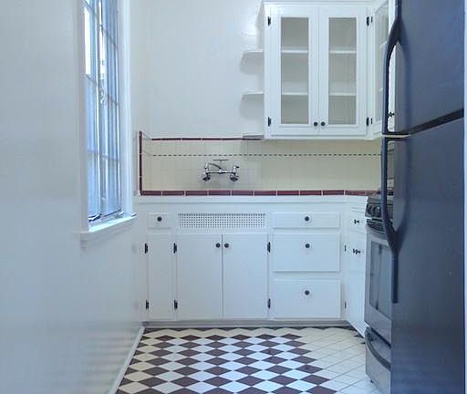 2nd image of 2254 N Cahuenga Blvd APT 11
