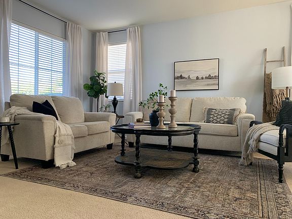 3rd image of 1068-1068 Silverton Cir