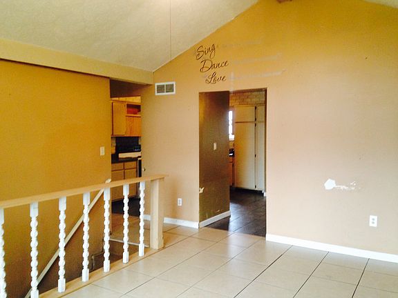 4th image of 606 Oak Dr