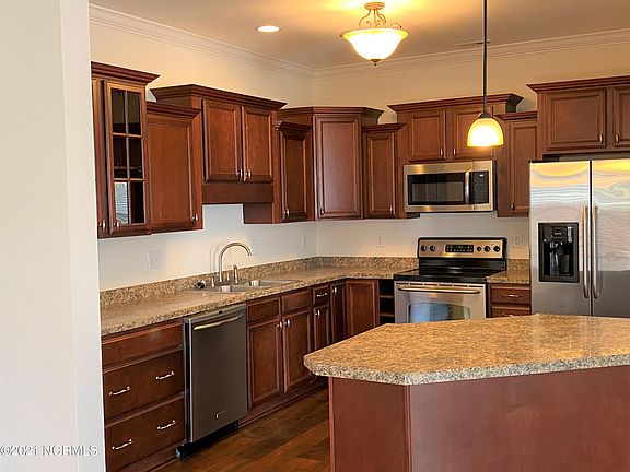 3rd image of 2059 A Cambria Dr